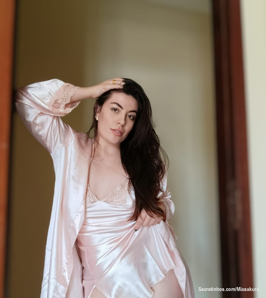 Oi amores! Eu estou sempre disponível para vocês  🔥❤️ vem de chamada e assine meus conteúdos aqui no secretinhos! 
Vem gozar muitooooo comigo 😋🟢